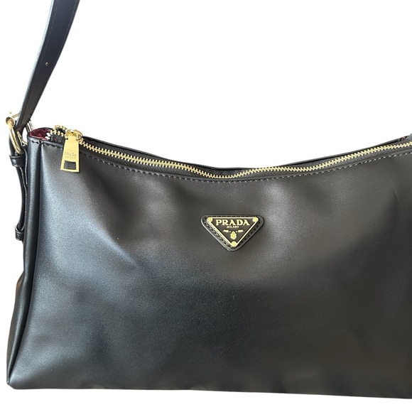 Black Leather Shoulder Bag - Picture 2 of 14